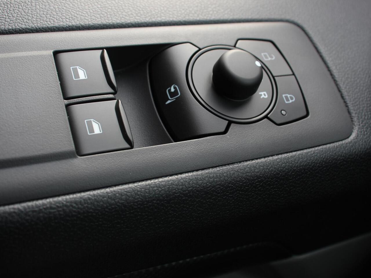 Ford TRANSIT CUSTOM 300 2.0 TDCI L2H1 Automaat Trend Nieuw Model | Navigatie | Camera | Parkeersensoren | Trekhaak | Airco | Betimmering | Cruise Control