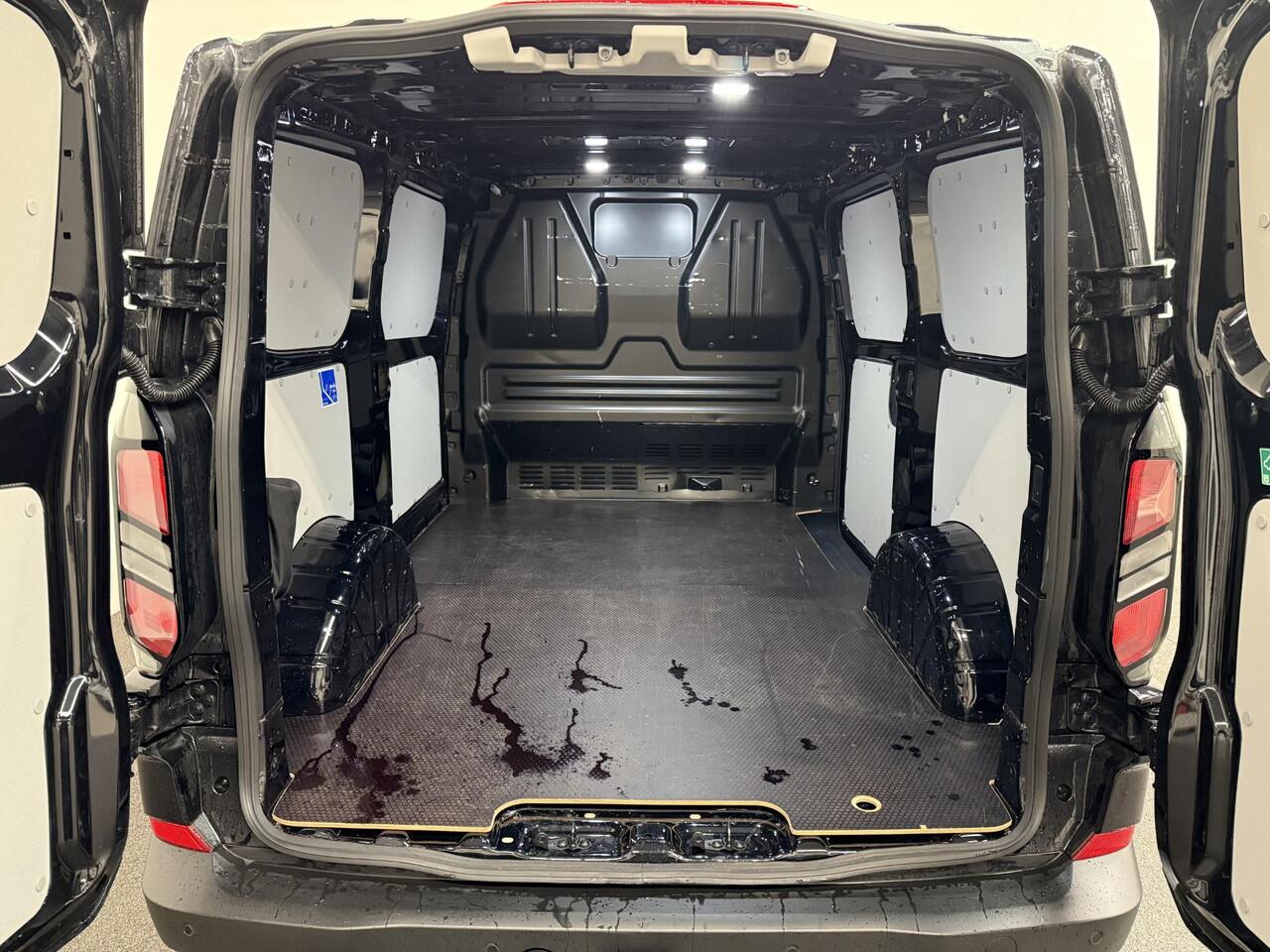 Ford TRANSIT CUSTOM 280 2.0 TDCI L1H1 Trend Nieuw Model Airco Navi Trekhaak PDC V+A Camera