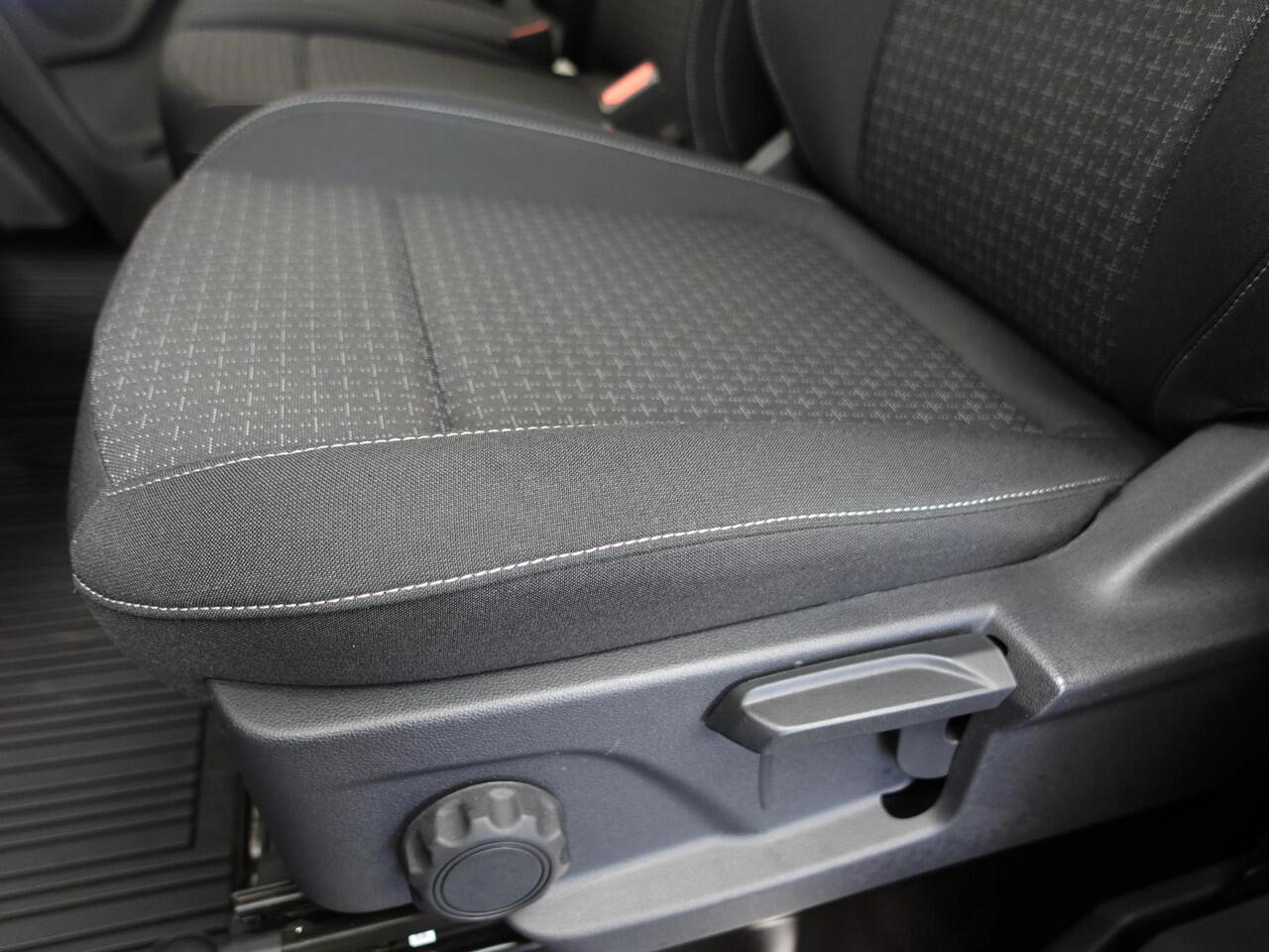 Ford TRANSIT CUSTOM 300 2.0 TDCI L2H1 Trend Nieuw Model! | Navigatie | Camera | Trekhaak | Parkeer sensoren | Cruise Control |