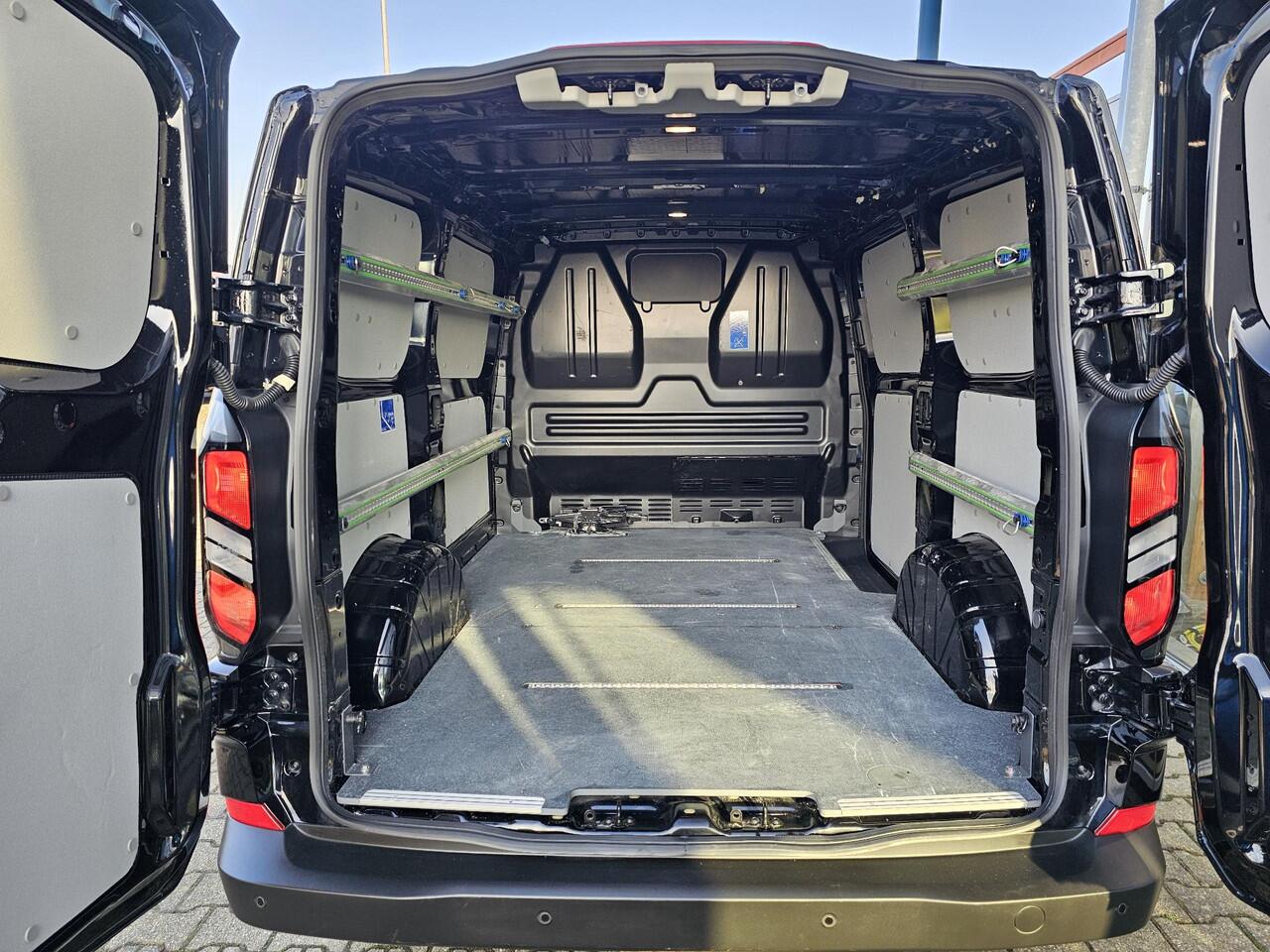 Ford TRANSIT CUSTOM 320 2.0 TDCI L1H1 Trend 136pk | Adaptieve Cruise | SYNC 4 Navigatie | Stoelverwarming | LED Koplampen | Verlengde fabrieksgarantie tot 09-2028