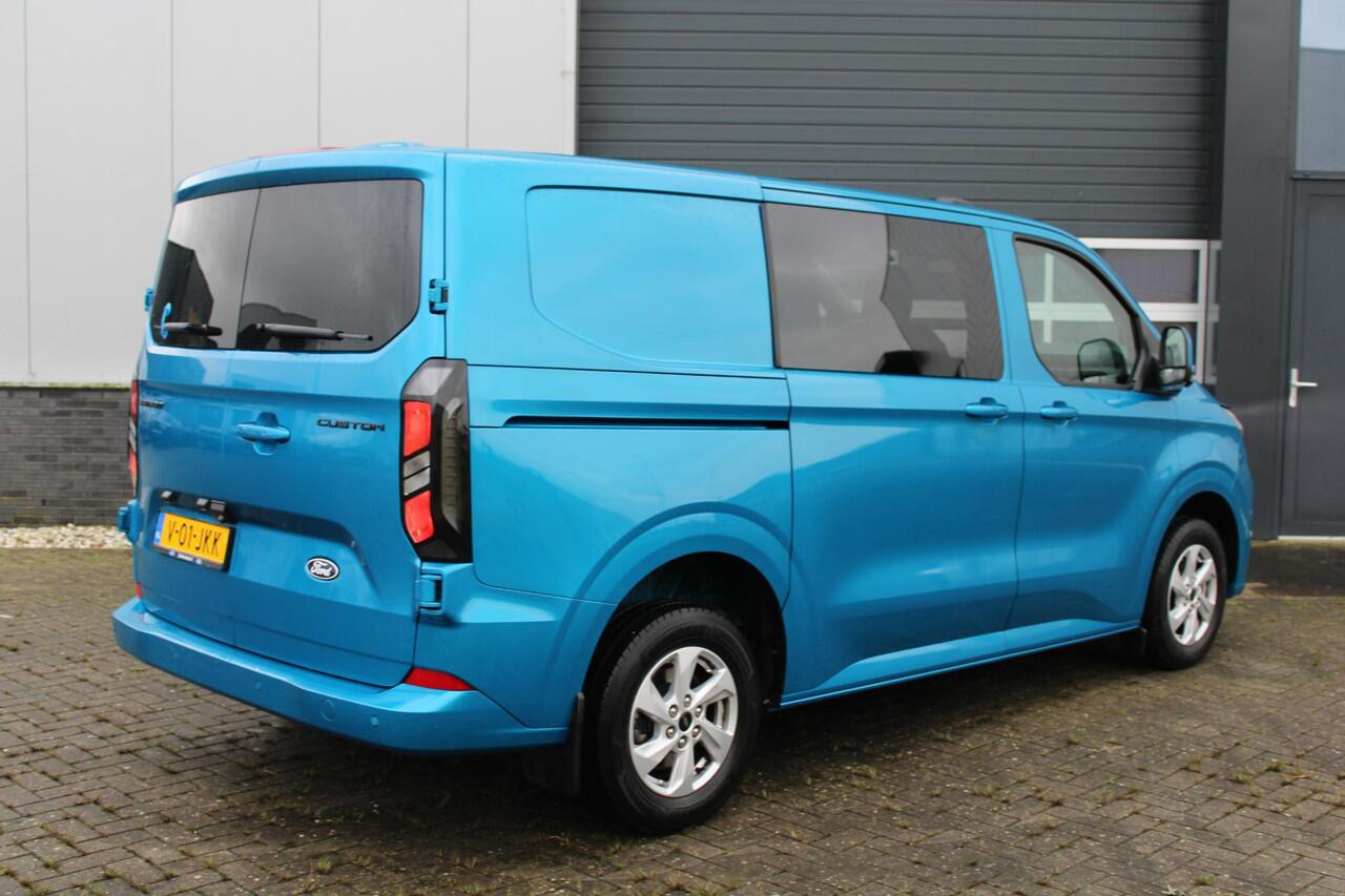 Ford TRANSIT CUSTOM 300 2.0 TDCI Dubbele Cabine L1H1 Limited | Trekhaak | Driver Assistance Pack | Stuurwielverwarming | Dubbele Zijschuifdeur | Camera | Navigatie