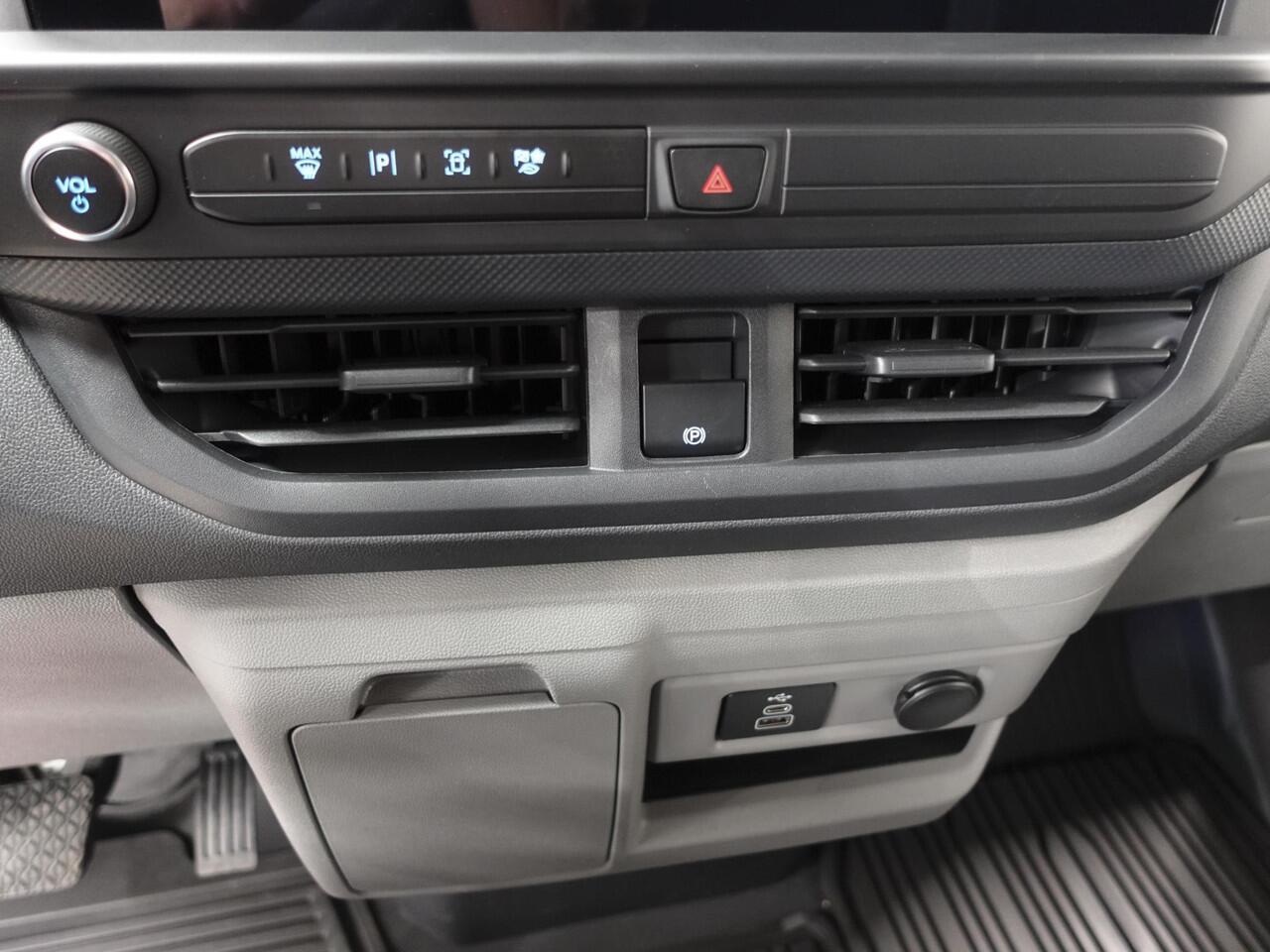 Ford TRANSIT CUSTOM 300 2.0 TDCI L2H1 Trend Nieuw Model Automaat Airco Navi Cruise Navi Trekhaak