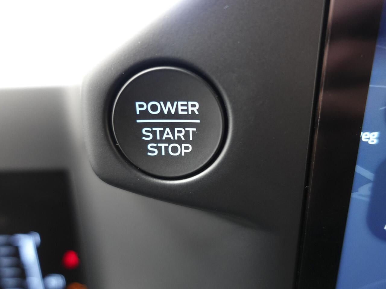 Ford TRANSIT CUSTOM 300 2.0 TDCI L2H1 Trend Nieuw Model Automaat Airco Navi Cruise Navi Trekhaak