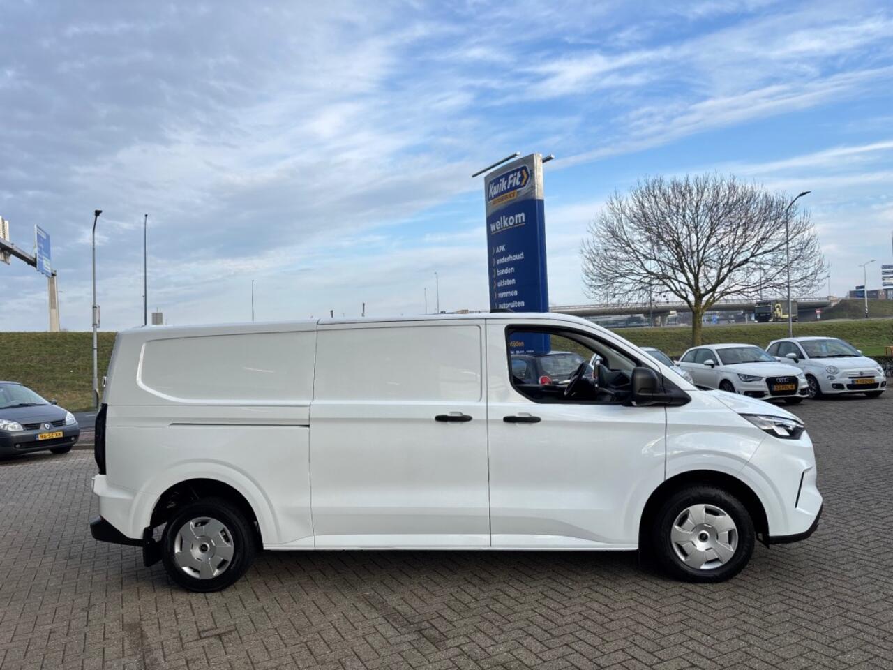 Ford TRANSIT CUSTOM 300 2.0 TDCI L2H1 AIRCO NAVI CARPLAY PDC-CAMERA.
