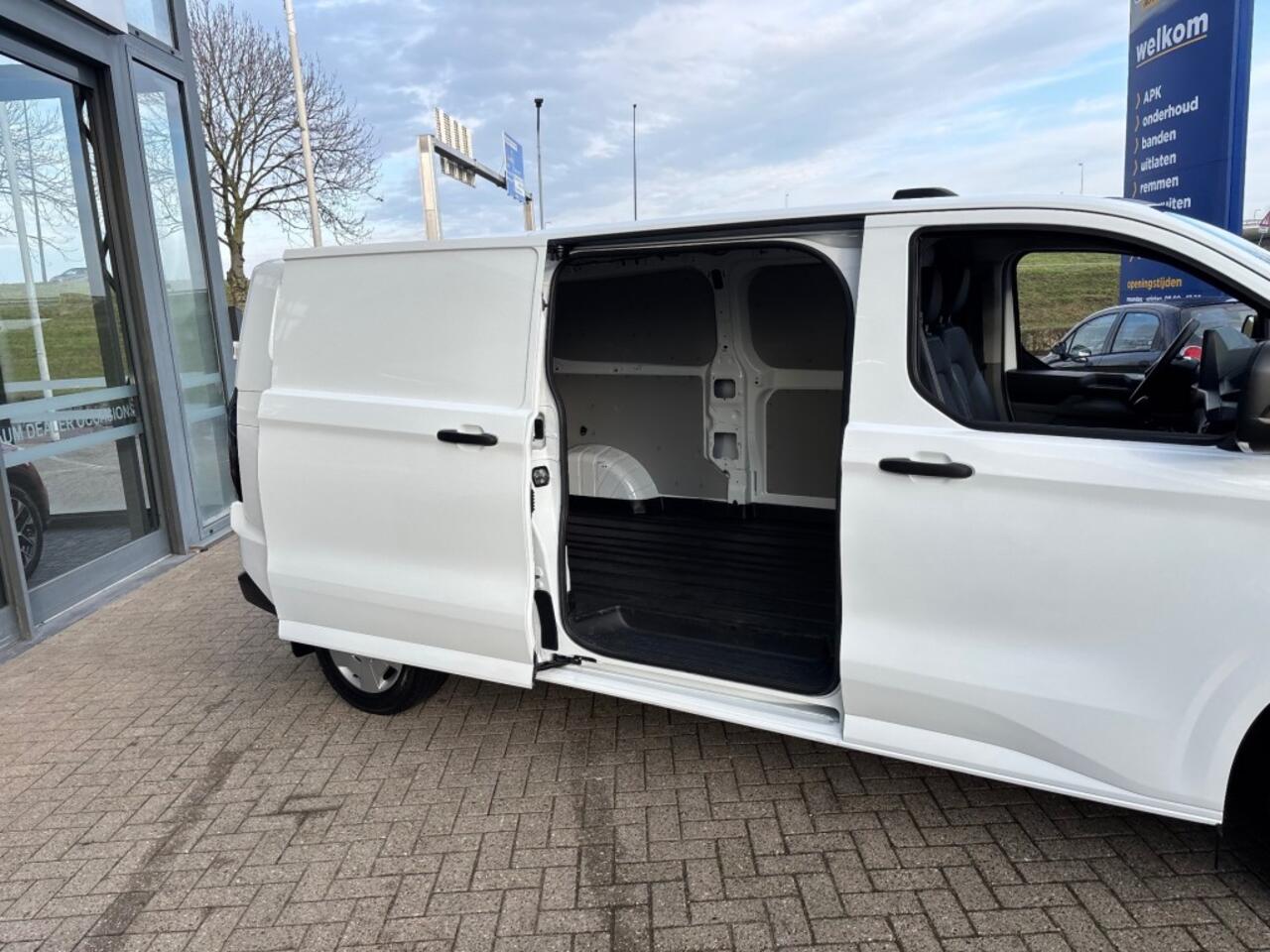Ford TRANSIT CUSTOM 300 2.0 TDCI L2H1 AIRCO NAVI CARPLAY PDC-CAMERA.