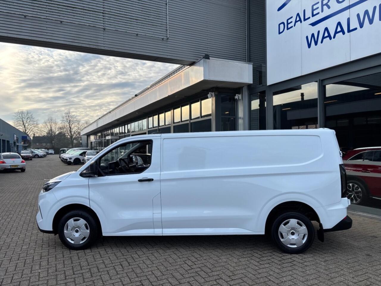 Ford TRANSIT CUSTOM 300 2.0 TDCI L2H1 AIRCO NAVI CARPLAY PDC-CAMERA.
