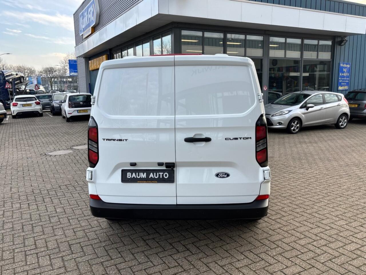 Ford TRANSIT CUSTOM 300 2.0 TDCI L2H1 AIRCO NAVI CARPLAY PDC-CAMERA.