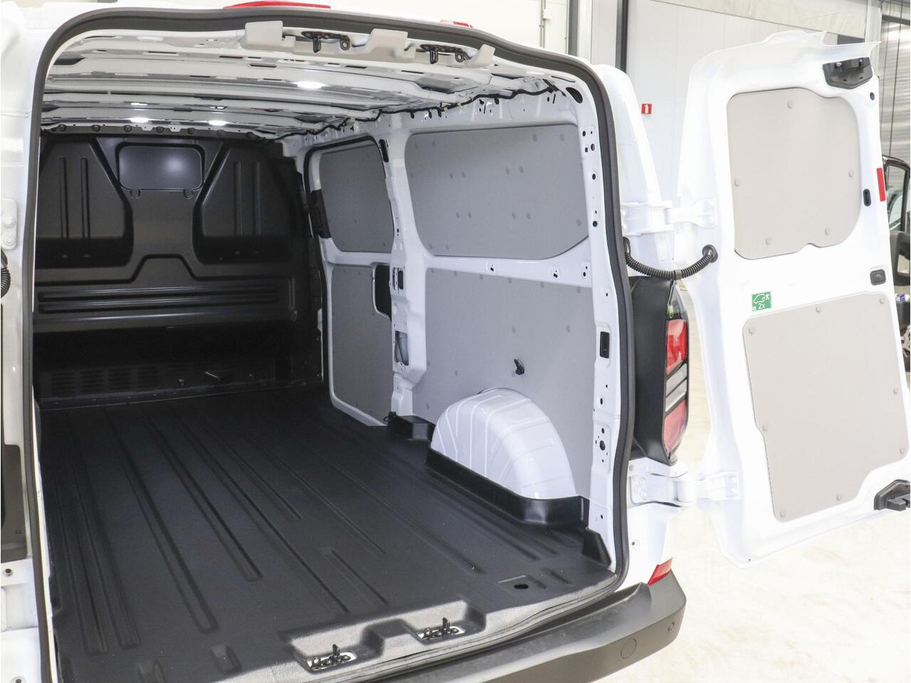 Ford TRANSIT CUSTOM 300 2.0 TDCI L2H1 Trend NM Automaat Airco Navi Cruise PDC Camera