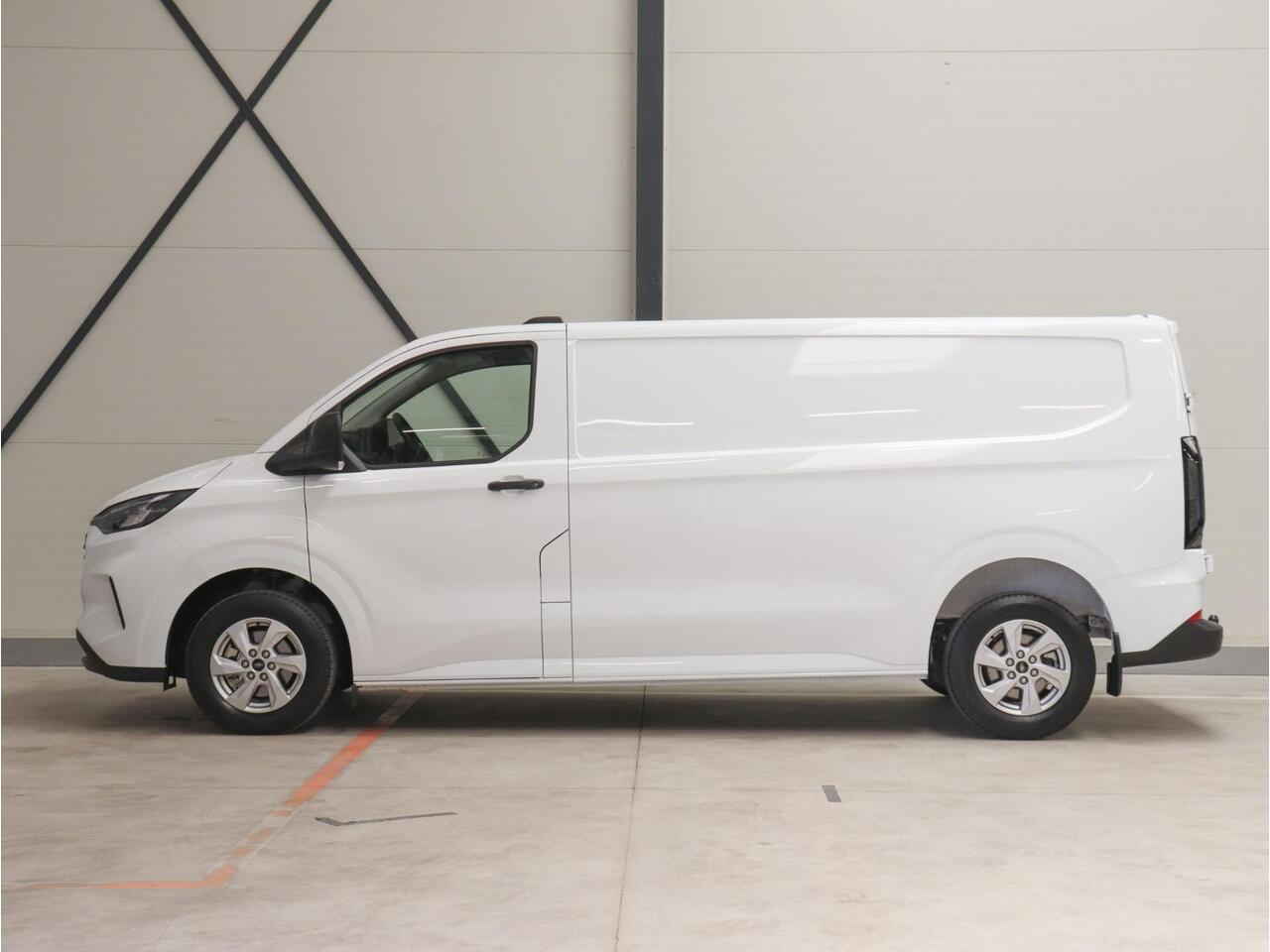 Ford TRANSIT CUSTOM 300 2.0 TDCI L2H1 Trend NM Automaat Airco Navi Cruise PDC Camera