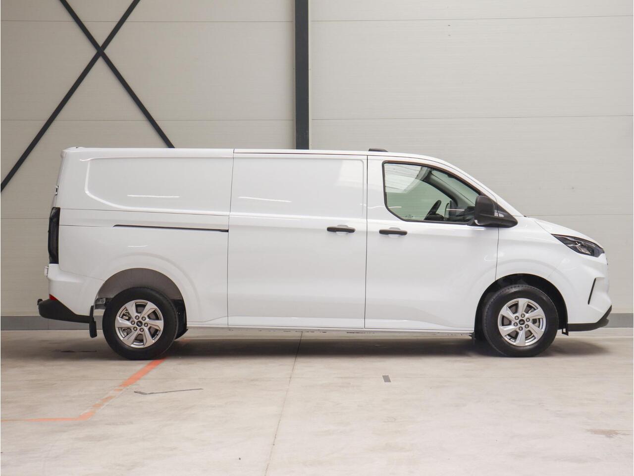 Ford TRANSIT CUSTOM 300 2.0 TDCI L2H1 Trend NM Automaat Airco Navi Cruise PDC Camera