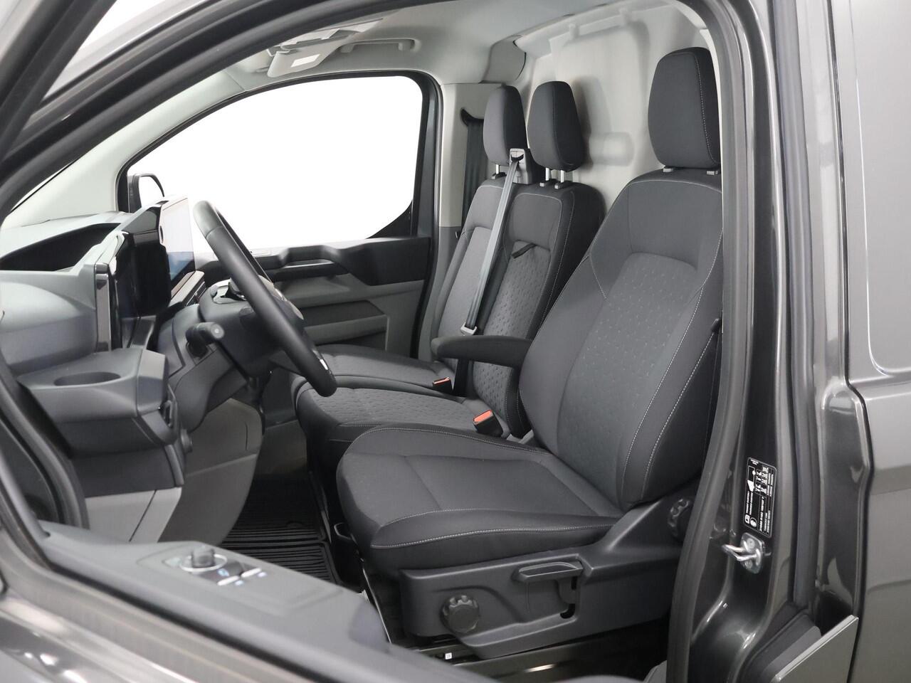 Ford TRANSIT CUSTOM 280 | 2.0 TDCI | L1 H1 | LIMITED | LED LAMPEN | ACHTERUITRIJCAMERA | CLIMATE CONTROL | CRUISE CONTROL | CARPLAY ANDROID AUTO | METALLIC | TREKHAAK | 3-ZITS | VERWARMDE VOORRUIT