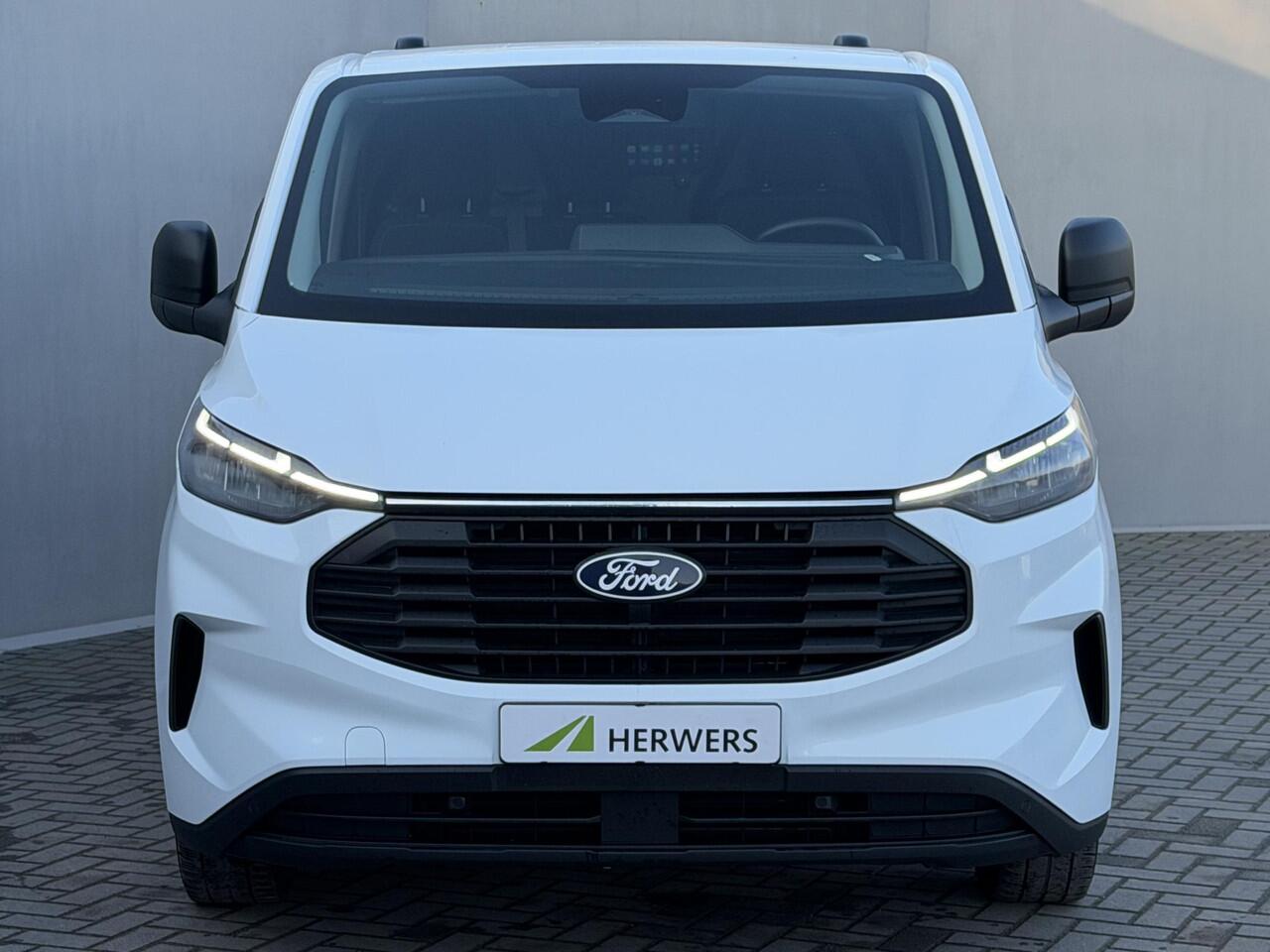 Ford TRANSIT CUSTOM 300 2.0 TDCI L2H1 Trend / Trekhaak / Dubbele schuifdeur / 2740 Kg Trekgewicht / Navigatie via Apple Carplay & Android Auto / Stoel Verwarming / Camera / PDC / Rijstrooksensor met correctie /