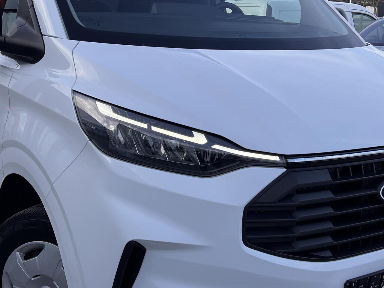 Ford TRANSIT CUSTOM 320 2.0 TDCI L1H1 Trend Zuid | 136pk | AWD | 4x4 | Adaptieve cruise control | Achteruitrijcamera | Navigatiesysteem |