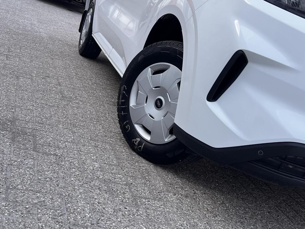 Ford TRANSIT CUSTOM 320 2.0 TDCI L1H1 Trend Zuid | 136pk | AWD | 4x4 | Adaptieve cruise control | Achteruitrijcamera | Navigatiesysteem |