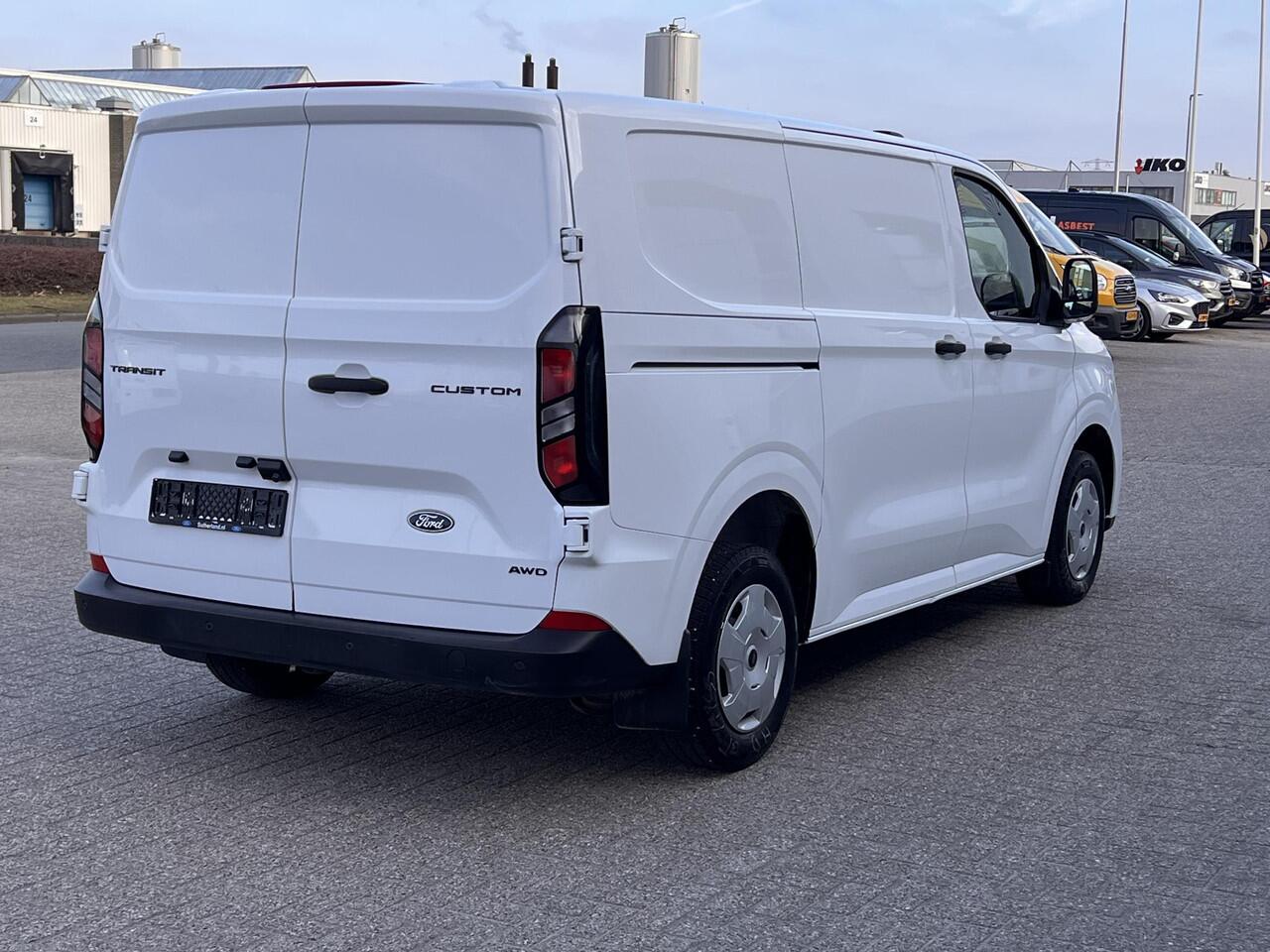 Ford TRANSIT CUSTOM 320 2.0 TDCI L1H1 Trend Zuid | 136pk | AWD | 4x4 | Adaptieve cruise control | Achteruitrijcamera | Navigatiesysteem |