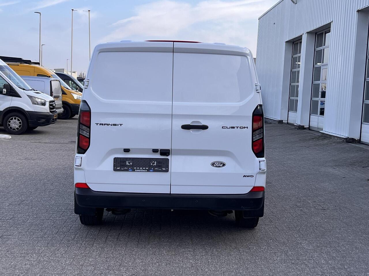 Ford TRANSIT CUSTOM 320 2.0 TDCI L1H1 Trend Zuid | 136pk | AWD | 4x4 | Adaptieve cruise control | Achteruitrijcamera | Navigatiesysteem |