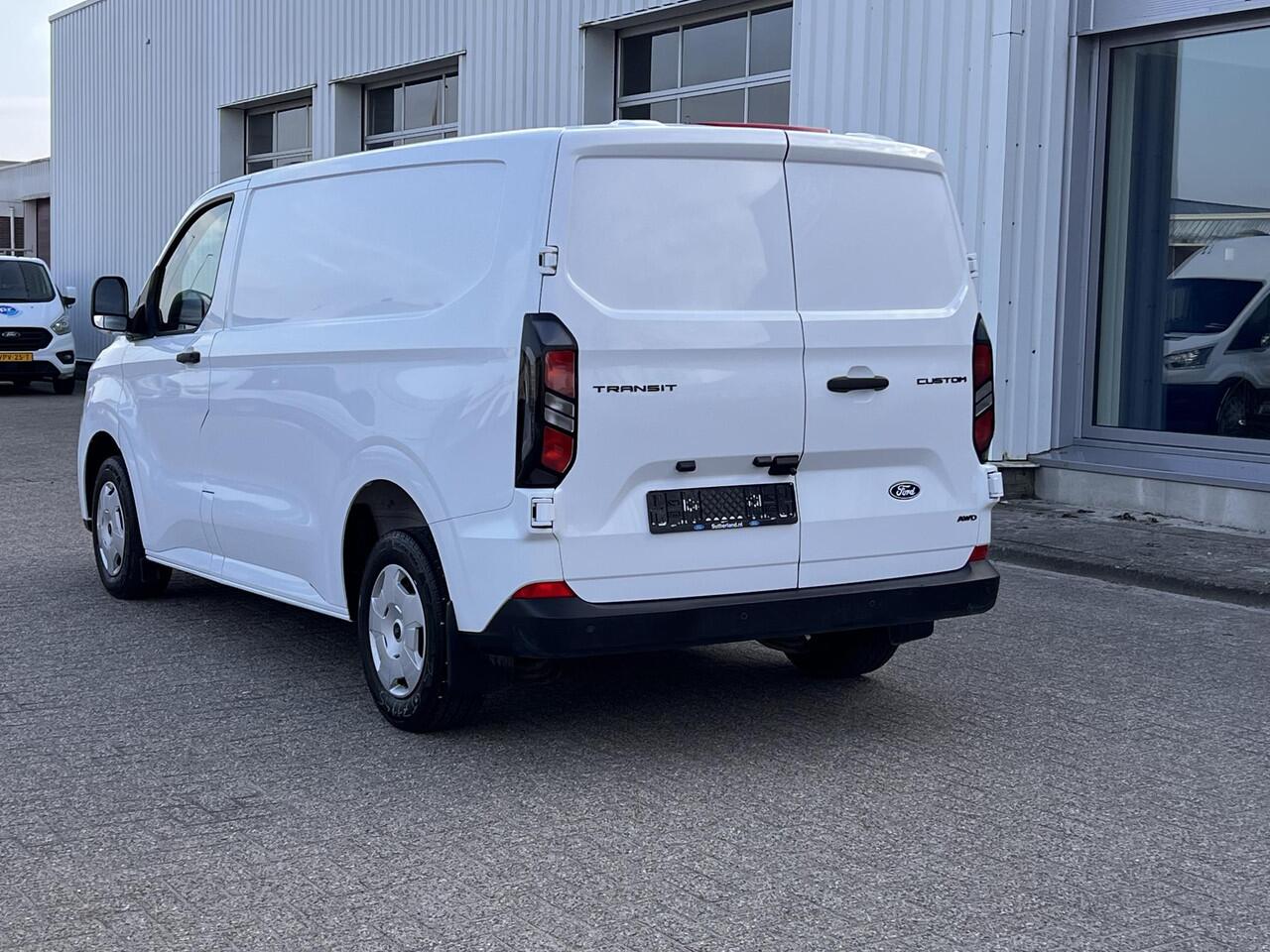 Ford TRANSIT CUSTOM 320 2.0 TDCI L1H1 Trend Zuid | 136pk | AWD | 4x4 | Adaptieve cruise control | Achteruitrijcamera | Navigatiesysteem |