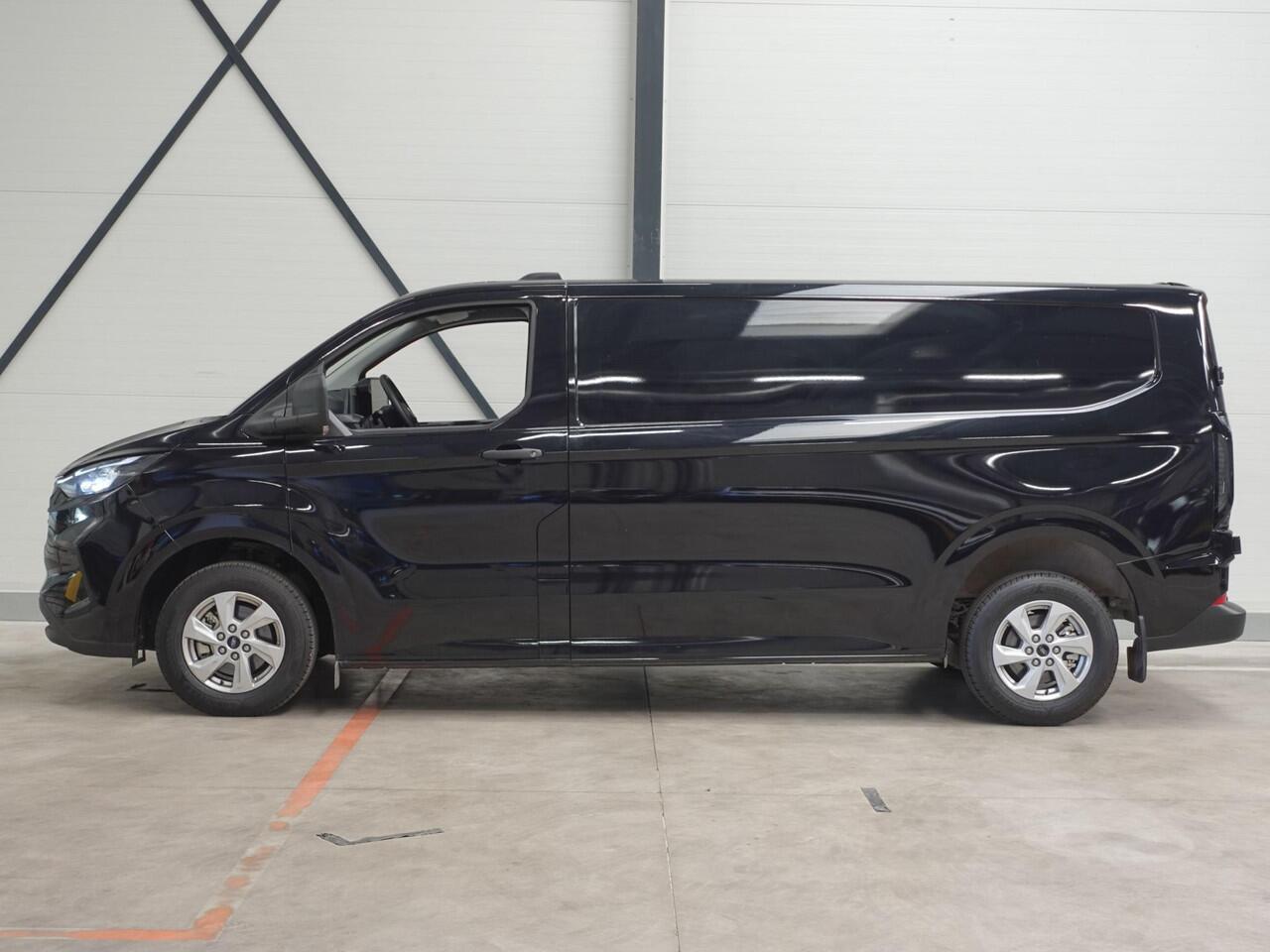 Ford TRANSIT CUSTOM 300 2.0 TDCI L2H1 Trend Nieuw Model Ford Transit Custom 300 2.0 TDCI L2H1 Trend NM Navi Cruise Camera Parkeersensoren Trekhaak