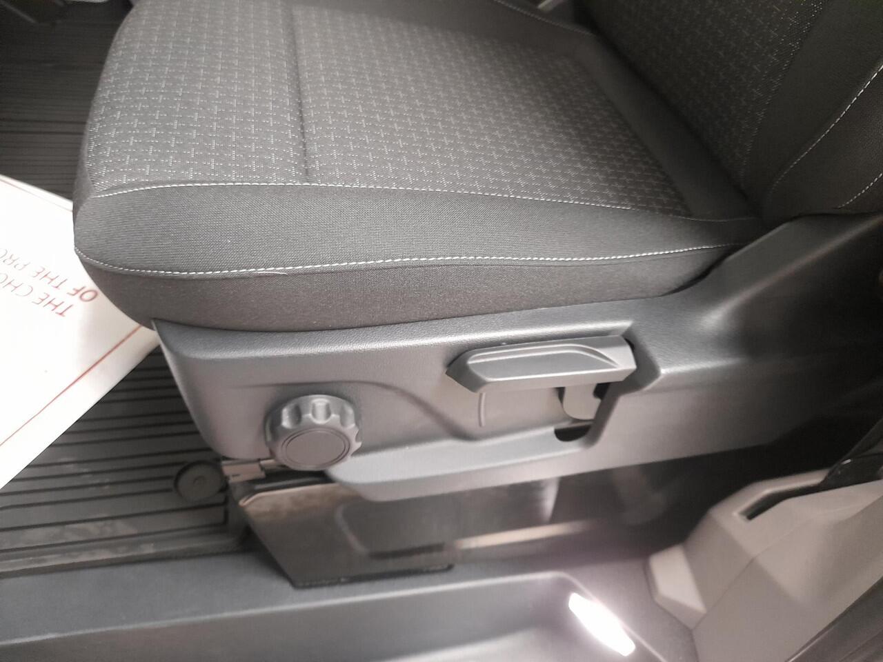 Ford TRANSIT CUSTOM 300 2.0 TDCI L2H1 Trend Nieuw Model BPM VRIJ! Ford Transit Custom 300 2.0 TDCI L2H1 Trend NM Navi Cruise Camera Parkeersensoren Trekhaak