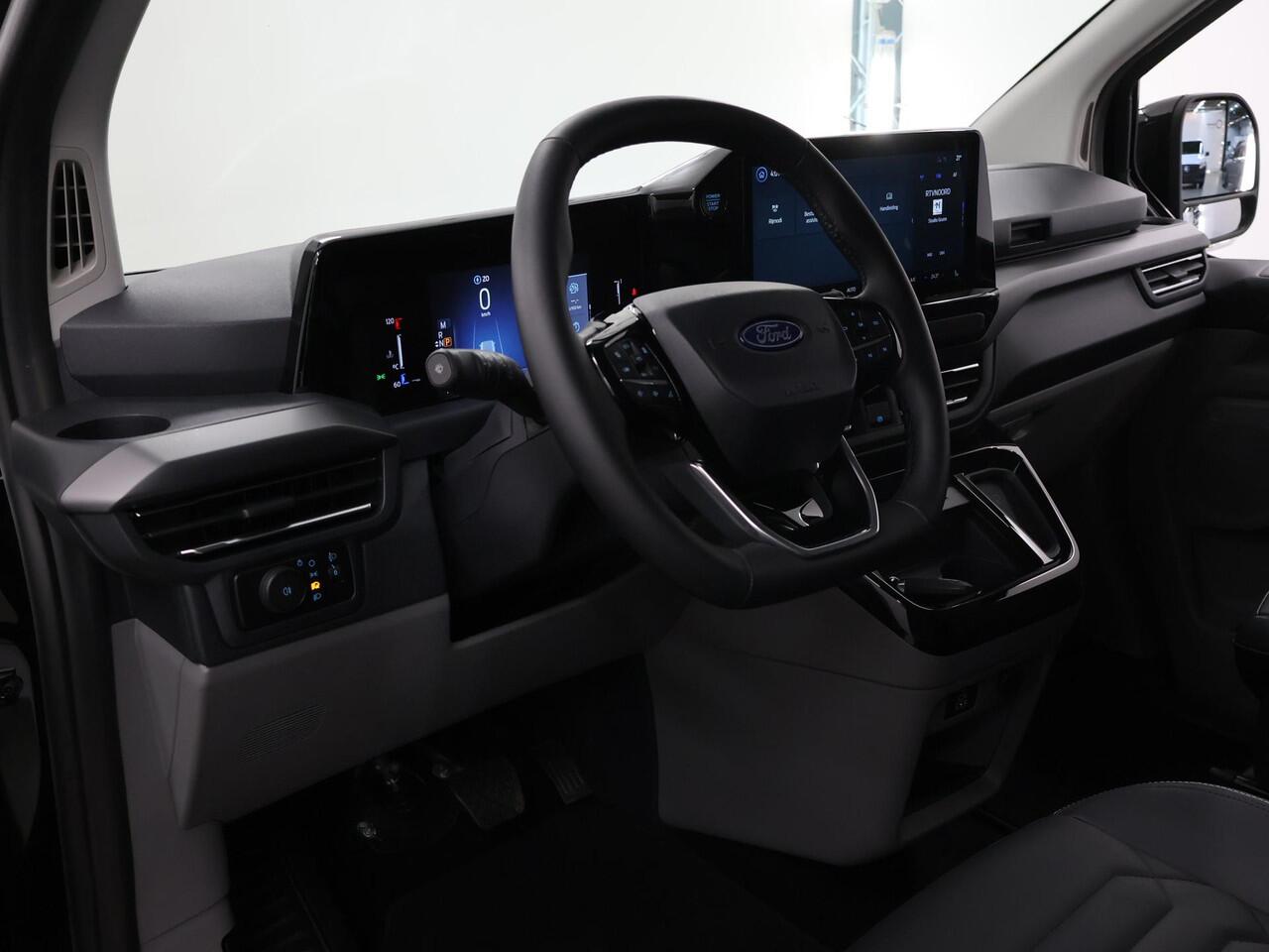 Ford TRANSIT CUSTOM TOURNEO | 320 2.0 TDCI | L2 H1 | 170 PK | TITANIUM X | 360 CAMERA | ADAPTIVE CRUISE | STOELVERWARMING | LEDER | STUURWIELVERWARMING | NAVIGATIE | CLIMATE CONTROL | BLIND-SPOT | 2500 KG AHW TREKHAAK | 19" LICHTMETALEN VELGEN