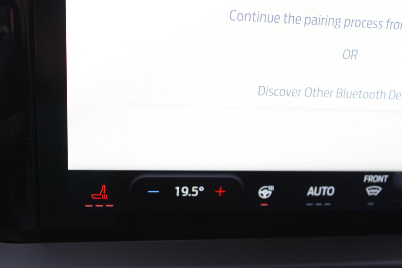 Ford TRANSIT CUSTOM 320 2.5 PHEV L2H1 Limited 233pk | 0,99 Renteactie! | Driver Assistance pack Premium | Wegklapbare Trekhaak | Verwarmd Stuurwiel | 17 inch Licht metalen Velgen | B&O Speakers