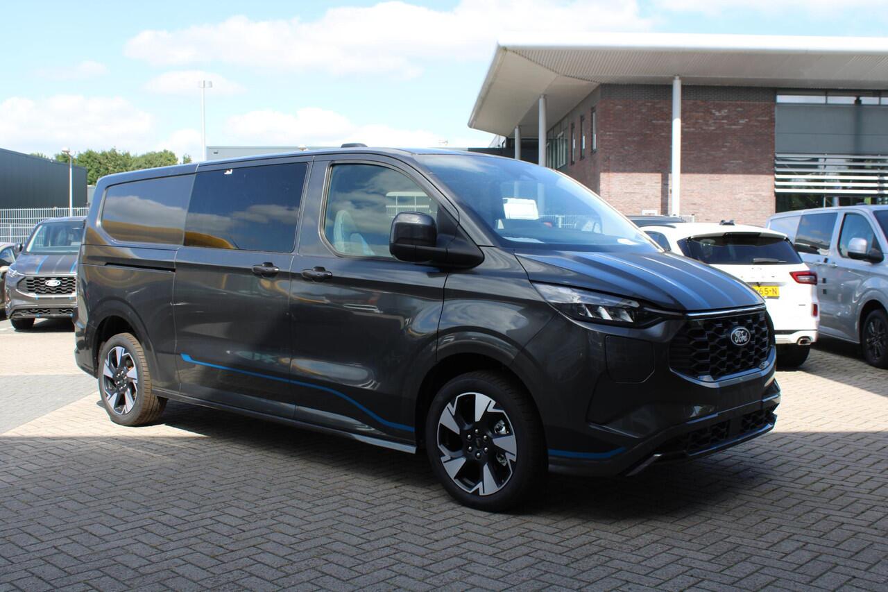 Ford TRANSIT CUSTOM 320 2.5 PHEV L2H1 Sport DC 233pk | 0,99% Renteactie! | Dubbele Cabine | Dubbele zijschuifdeur | Inklapbare trekhaak | 19 inch lichtmetalen Sport velgen (mat zwart) | Verwarmbaar stuurwiel | Navigatie systeem