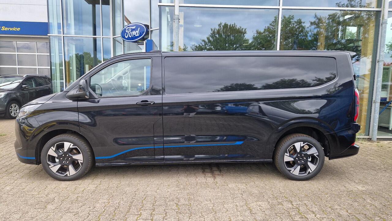 Ford TRANSIT CUSTOM 320 2.5 PHEV L2H1 Sport 233pk | 0,99% Renteactie | Inklapbare trekhaak | 19 inch lichtmetalen Sport velgen (mat zwart) | Verwarmbaar stuurwiel | Navigatie systeem | B&O speakers
