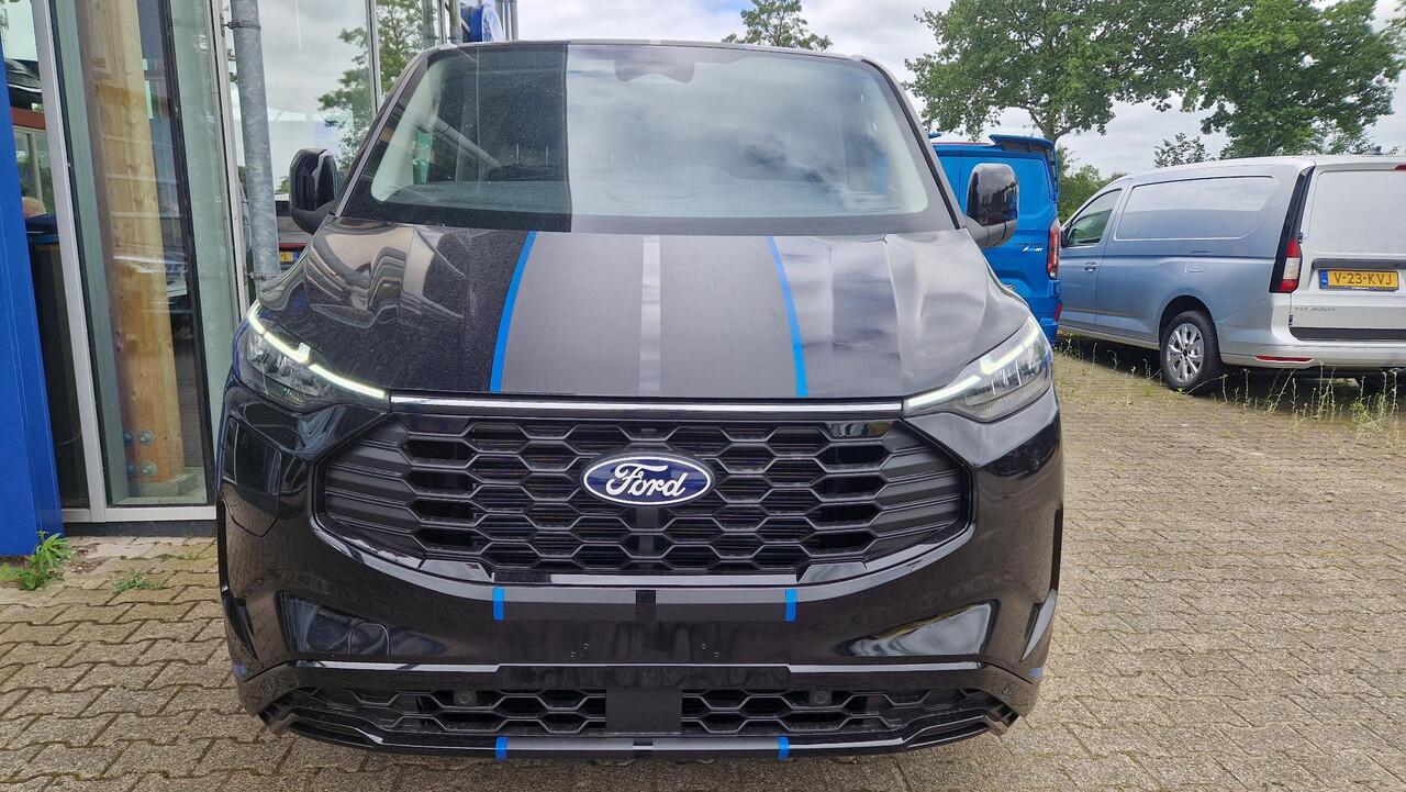 Ford TRANSIT CUSTOM 320 2.5 PHEV L2H1 Sport 233pk | 0,99% Renteactie | Inklapbare trekhaak | 19 inch lichtmetalen Sport velgen (mat zwart) | Verwarmbaar stuurwiel | Navigatie systeem | B&O speakers