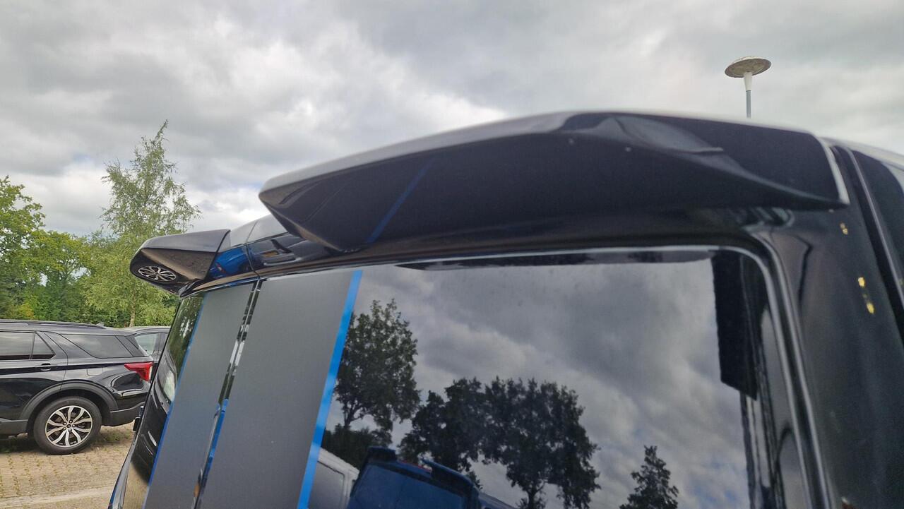 Ford TRANSIT CUSTOM 320 2.5 PHEV L2H1 Sport 233pk | 0,99% Renteactie | Inklapbare trekhaak | 19 inch lichtmetalen Sport velgen (mat zwart) | Verwarmbaar stuurwiel | Navigatie systeem | B&O speakers