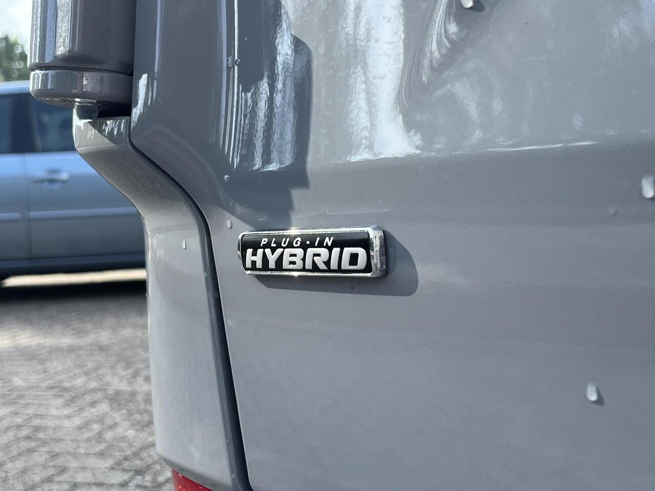 Ford TRANSIT CUSTOM 320 2.5 PHEV L2H1 Limited | 0,99% Renteactie | SCI | 233pk | Driver Assistance pack Premium | Wegklapbare Trekhaak | Verwarmd Stuurwiel | 17 inch Licht metalen Velgen | B&O Speakers