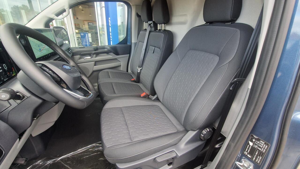 Ford TRANSIT CUSTOM 320 2.5 PHEV L2H1 Limited | 0,99% Renteactie | 233pk | Driver Assistance pack Premium | Wegklapbare Trekhaak | Verwarmd Stuurwiel | 17 inch Licht metalen Velgen | B&O Speakers