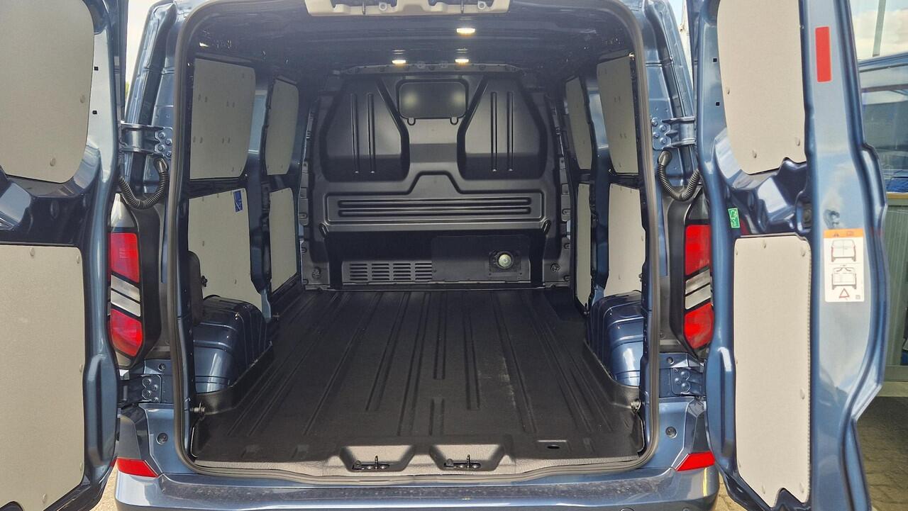 Ford TRANSIT CUSTOM 320 2.5 PHEV L2H1 Limited | 0,99% Renteactie | 233pk | Driver Assistance pack Premium | Wegklapbare Trekhaak | Verwarmd Stuurwiel | 17 inch Licht metalen Velgen | B&O Speakers