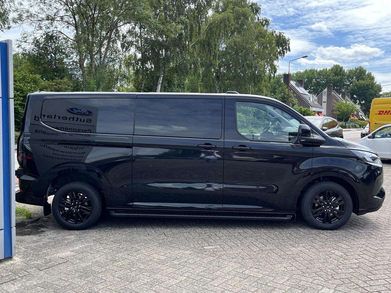 Ford TRANSIT CUSTOM 320 2.5 PHEV L2H1 Black Platinum DC | SCI | Ford Voorraad | Prijs is excl. BTW incl. BPM| incl. ¤4.422,- korting! | Dubbele cabine Snoeks leder | Full led | Dubbele zij-schuifdeur | Direct uit voorraad leverbaar! | Full options