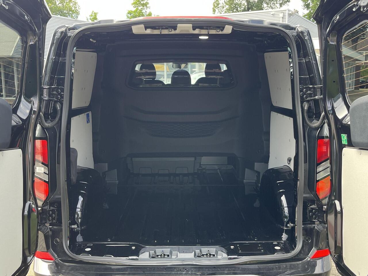 Ford TRANSIT CUSTOM 320 2.5 PHEV L2H1 Black Platinum DC | SCI | Ford Voorraad | Prijs is excl. BTW incl. BPM| incl. ¤4.422,- korting! | Dubbele cabine Snoeks leder | Full led | Dubbele zij-schuifdeur | Direct uit voorraad leverbaar! | Full options