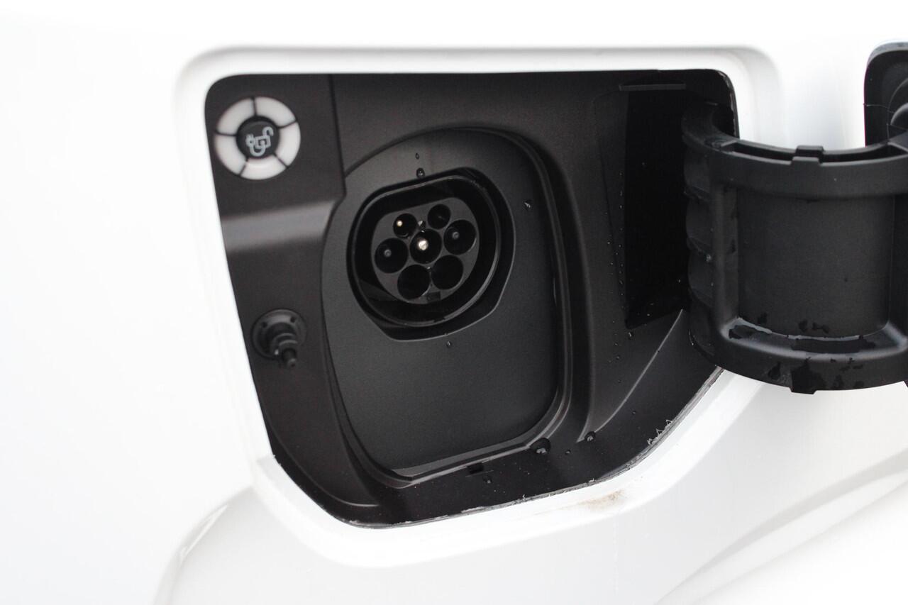 Ford TRANSIT CUSTOM 340 2.5 PHEV L2H1 Trend Kombi | Prijs is incl. BTW incl. BPM | 9- PERSOONS | Excl. BTW incl. BPM kost deze Custom 45.062,- | Privacy Glass |