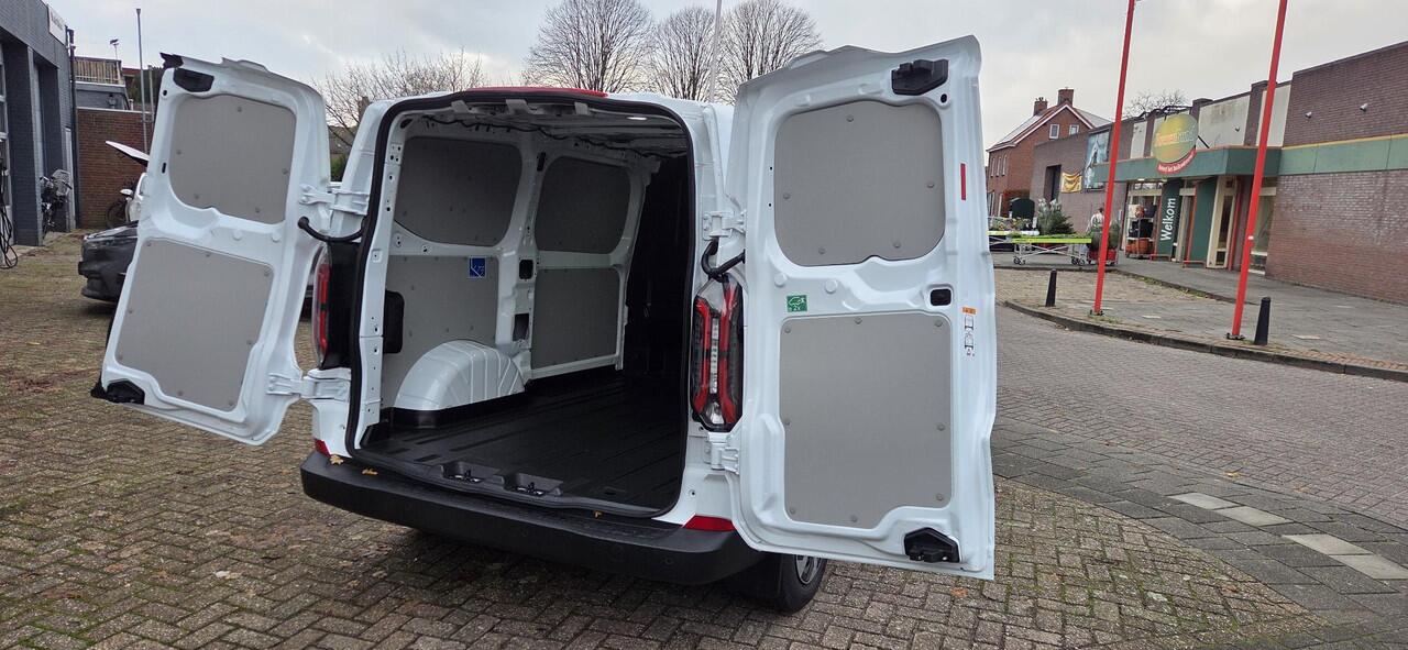 Ford TRANSIT CUSTOM E-Transit 320 L1H1 Trend 65 kWh Direct leverbaar