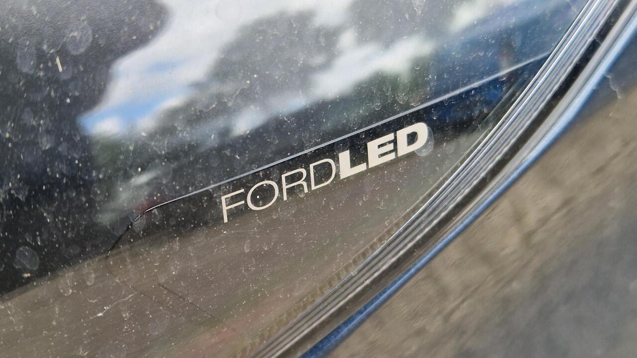 Ford TRANSIT CUSTOM 320 2.5 PHEV L2H1 Limited | 233pk | Driver Assistance pack Premium | Wegklapbare Trekhaak | Verwarmd Stuurwiel | 17 inch Licht metalen Velgen | B&O Speakers