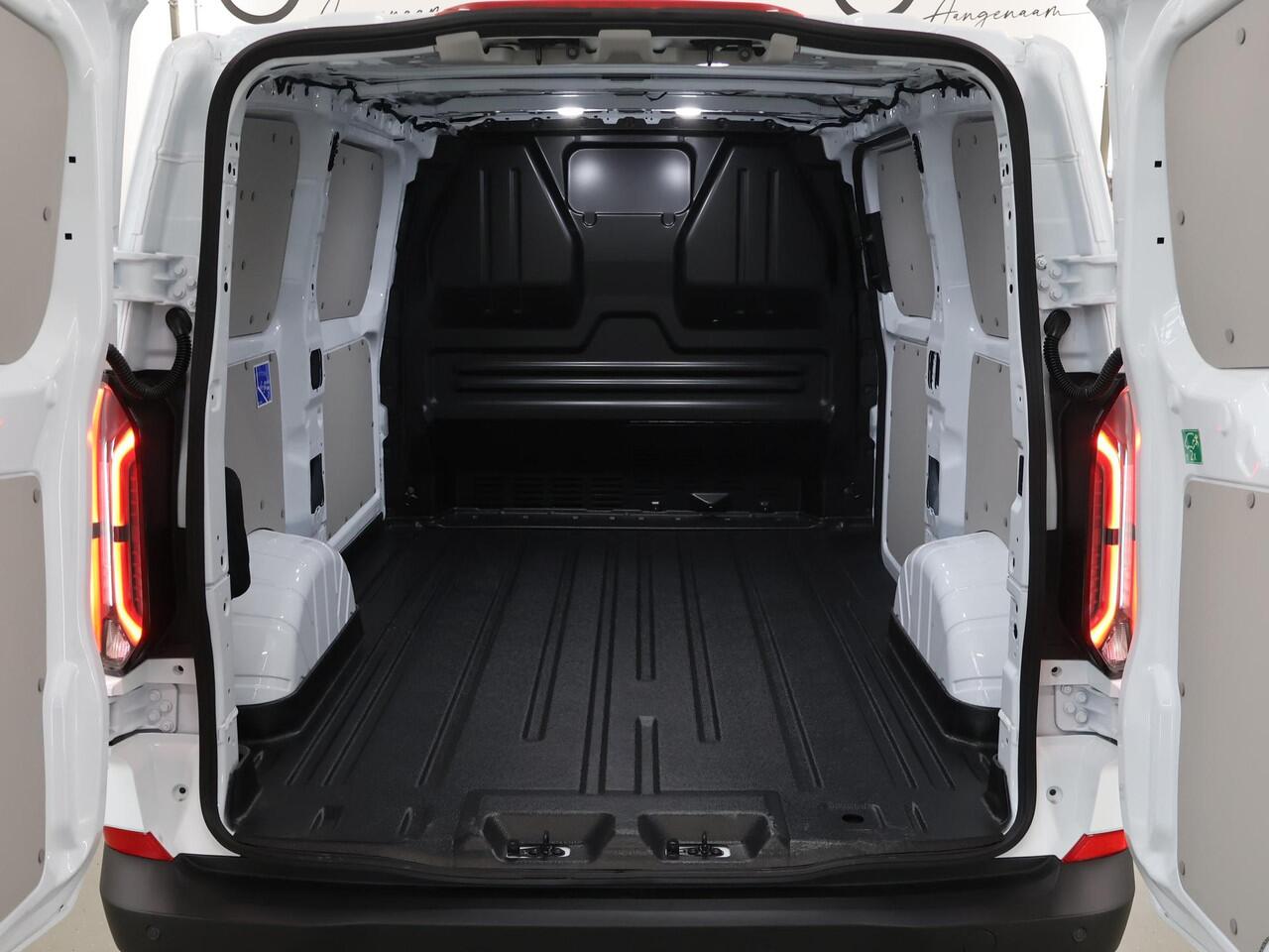 Ford TRANSIT CUSTOM E-Transit 320 | L1 H1 | Trend | 65 kWh | 2300 KG. AHW | Climate Control | Apple Carplay / Android Auto | 328 KM Range | Voorruitverwarming | Stoelverwarming | LED Koplampen | Achterdeuren |