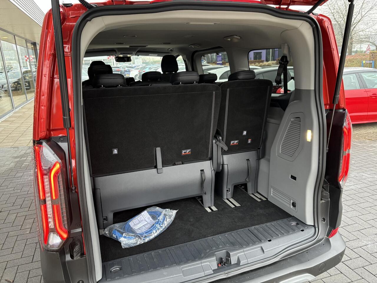 Ford TRANSIT CUSTOM Tourneo 340 2.5 PHEV L1H1 Active Zuid | 233pk | Driver Assistance Pack | Stuur en stoelverwarming | 8 persoons! INCL BTW/BPM | Verlengde Fabrieksgarantie tot 05-2029