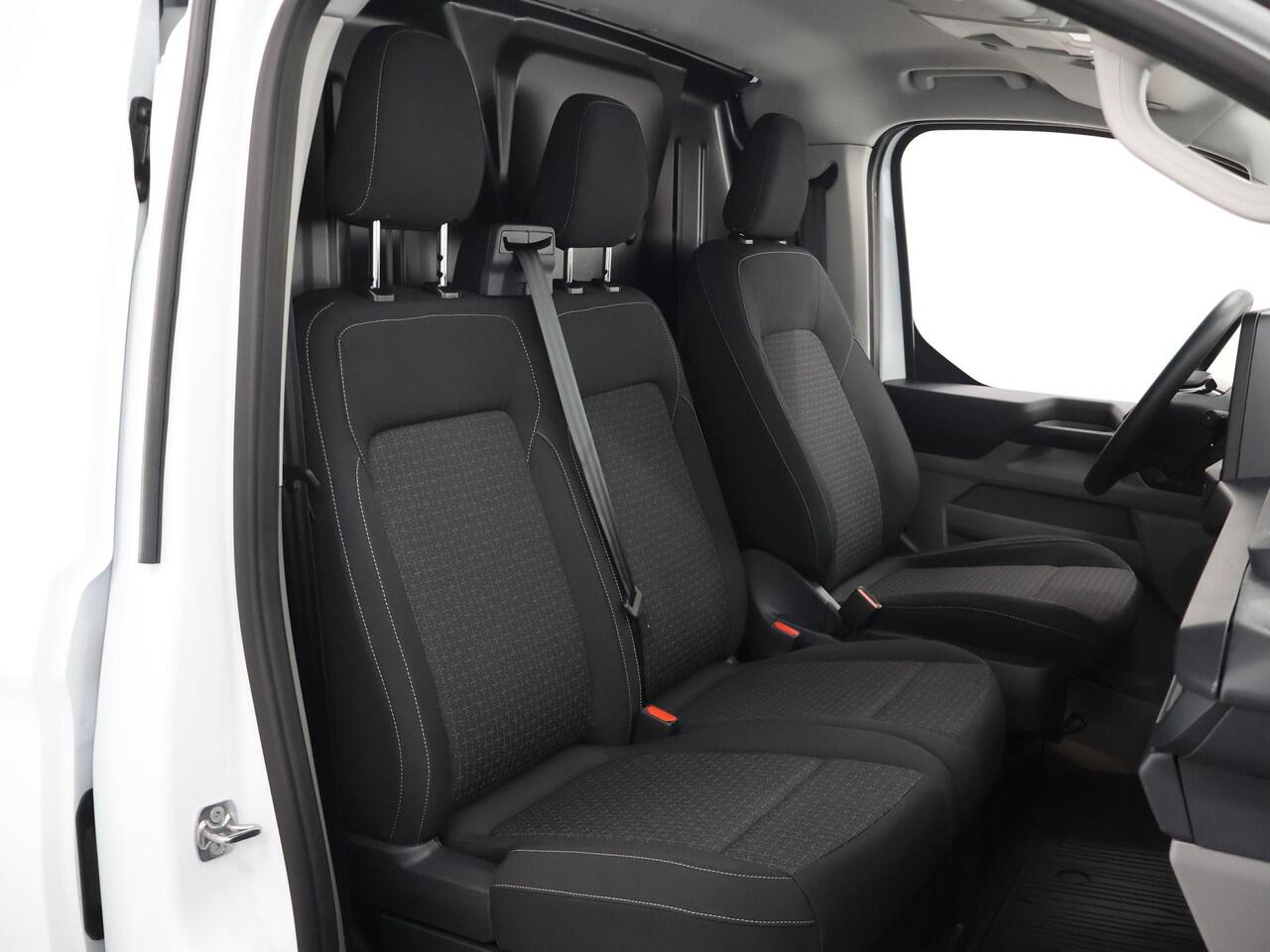 Ford TRANSIT CUSTOM 320 | 2.5 PHEV | L1 H1 | TREND | PLUG IN HYBRIDE | CLIMATE CONTROL | CRUISE CONTROL | PARKEERCAMERA | CARPLAY / ANDROID AUTO | LAADRUIMTE PAKKET | BIJRIJDERSBANK