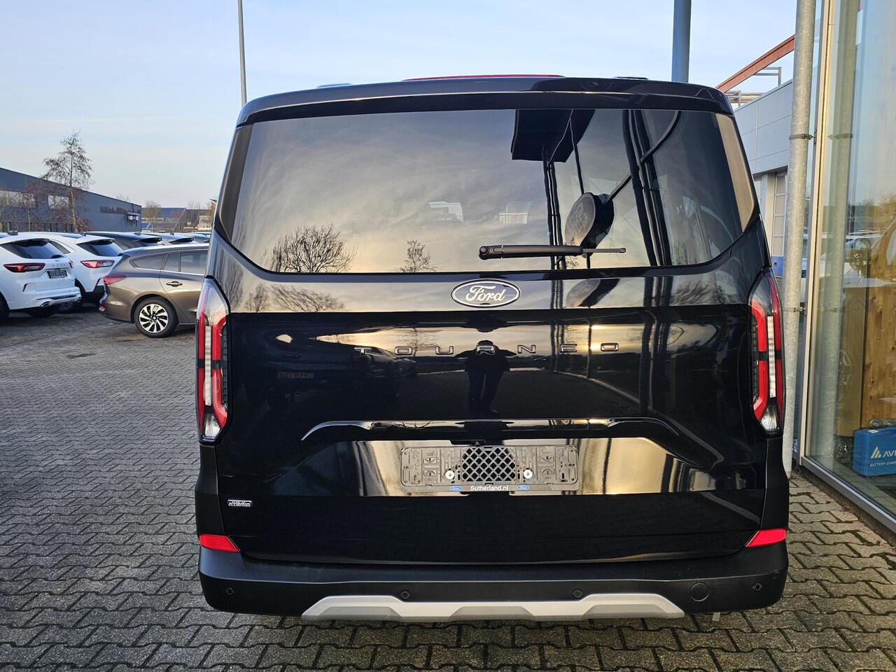 Ford TRANSIT CUSTOM Tourneo 340 2.5 PHEV L2H1 Active 233pk | Adaptieve Cruise | Stuurverwarming | 8 Pers | Prijs incl. BTW en BPM | Wegklapbare Trekhaak | Dubbele Schuifdeur | BLIS | B&O Audio | Verlengde Fabrieksgarantie tot 05-2029