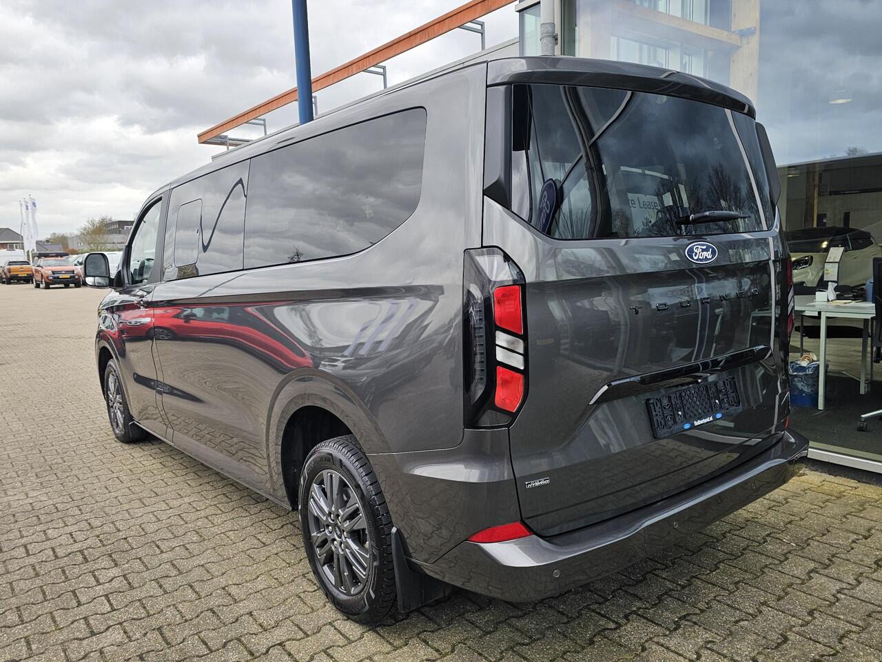 Ford TRANSIT CUSTOM Tourneo 340 2.5 PHEV L2H1 Titanium 233pk | 9pers | Vol Leder | Wegklapbare Trekhaak | Stuurverwarming | Prijs is incl. BTW BPM | Verlengde Fabrieksgarantie tot 05-2029