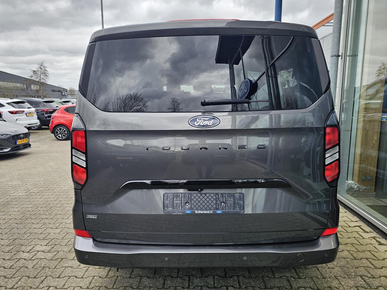 Ford TRANSIT CUSTOM Tourneo 340 2.5 PHEV L2H1 Titanium 233pk | 9pers | Vol Leder | Wegklapbare Trekhaak | Stuurverwarming | Prijs is incl. BTW BPM | Verlengde Fabrieksgarantie tot 05-2029