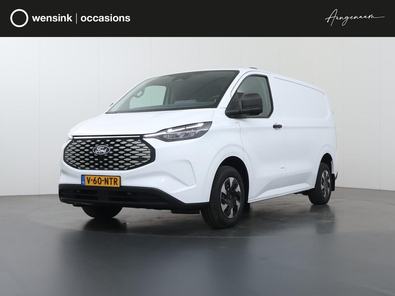 Ford TRANSIT CUSTOM E-Transit 320 | L1 H1 | TREND | 65 kWh | 328 KM RANGE | CLIMATE CONTROL | CARPLAY / ANDROID AUTO | STOELVERWARMING | SPIEGEL VERWARMING | ACHTERUITRIJCAMERA | VOORRUITVERWARMING | LAADRUIMTE PAKKET | VOORBEREIDING 2300 KG TREKHAAK