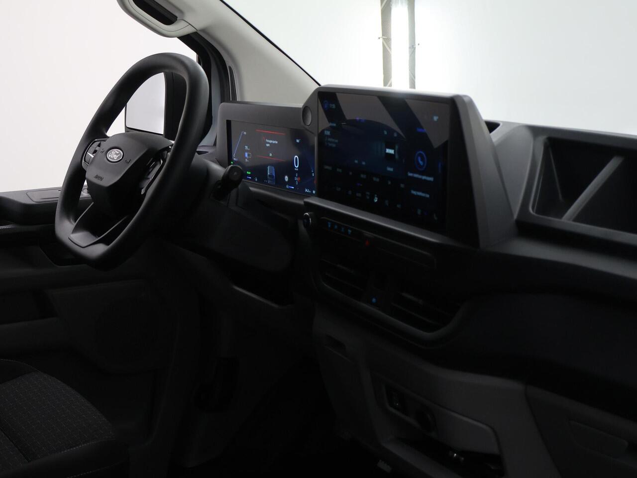 Ford TRANSIT CUSTOM E-Transit 320 | L1 H1 | TREND | 65 kWh | 328 KM RANGE | CLIMATE CONTROL | CARPLAY / ANDROID AUTO | STOELVERWARMING | SPIEGEL VERWARMING | ACHTERUITRIJCAMERA | VOORRUITVERWARMING | LAADRUIMTE PAKKET | VOORBEREIDING 2300 KG TREKHAAK