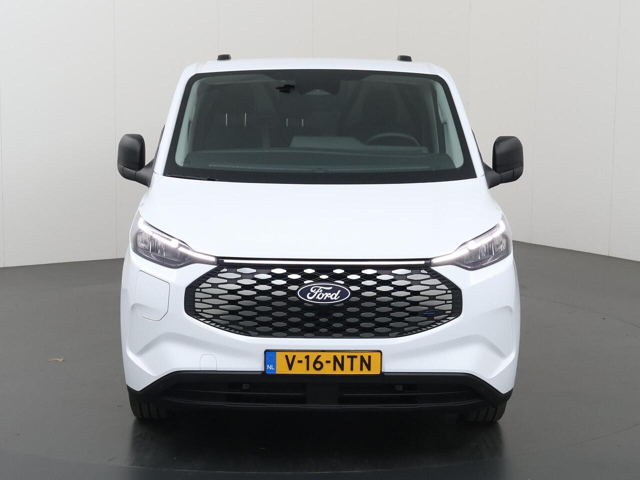 Ford TRANSIT CUSTOM E-Transit 320 | L1 H1 | TREND | 65 kWh | 328 KM RANGE | CLIMATE CONTROL | CARPLAY / ANDROID AUTO | STOELVERWARMING | SPIEGEL VERWARMING | ACHTERUITRIJCAMERA | VOORRUITVERWARMING | LAADRUIMTE PAKKET | VOORBEREIDING 2300 KG TREKHAAK