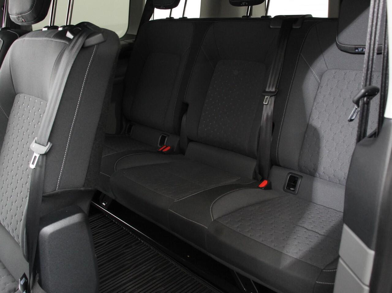 Ford TRANSIT CUSTOM 340 L2H1 Limited 65 kWh 8 persoons Cruise Control | Airco | Lichtmetalen Velgen | Extra getint glas