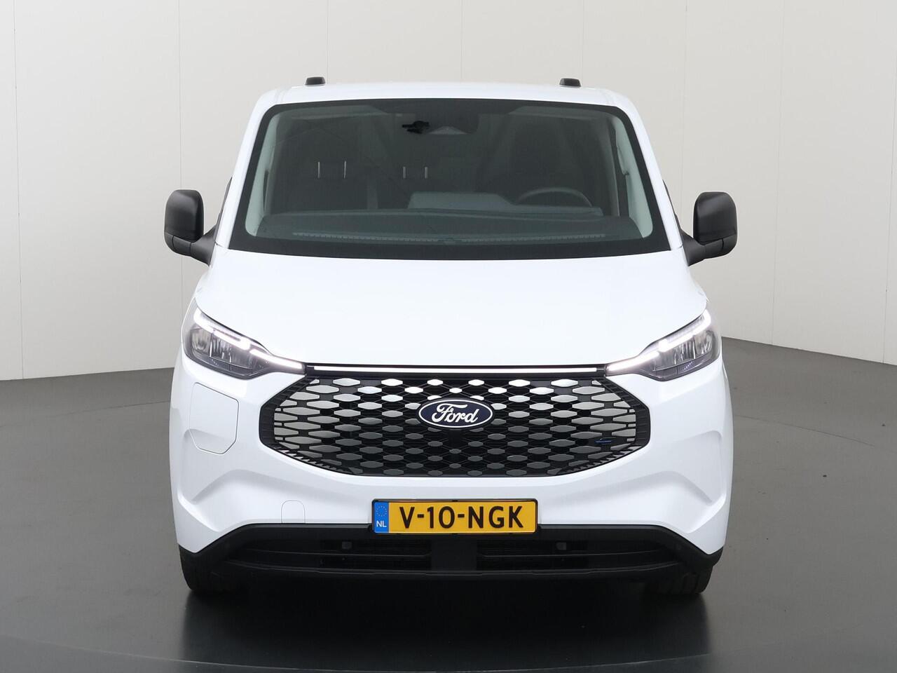 Ford TRANSIT CUSTOM E-Transit 320 | L1 H1 | Trend | 65 kWh | 2300 KG. AHW | Climate Control | Apple Carplay / Android Auto | 328 KM Range | Voorruitverwarming | Stoelverwarming | LED Koplampen | Achterdeuren |