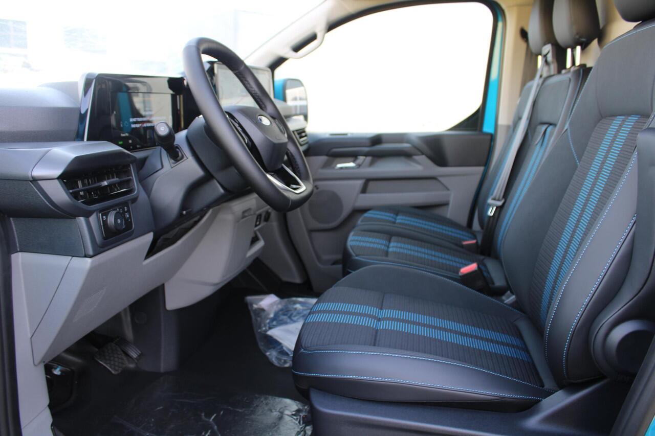 Ford TRANSIT CUSTOM 320 2.5 PHEV L2H1 Sport 233pk | Zuid | Inklapbare trekhaak | 19 inch lichtmetalen Sport velgen (mat zwart) | Verwarmbaar stuurwiel | Navigatie systeem | B&O speakers