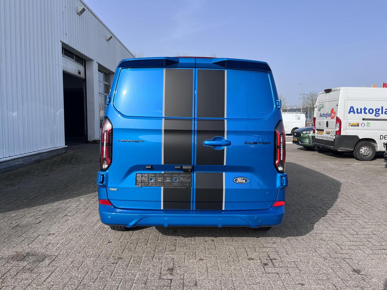Ford TRANSIT CUSTOM 320 2.5 PHEV L1H1 Sport 233pk | Adaptieve cruise | BLIS | prijs incl. BPM en excl. BTW Dubbele Schuifdeuren elektrisch bedienbaar | Stoelverwarming | All Weather Banden | 360 Camera | Verlengde Fabrieksgarantie tot 10-2029